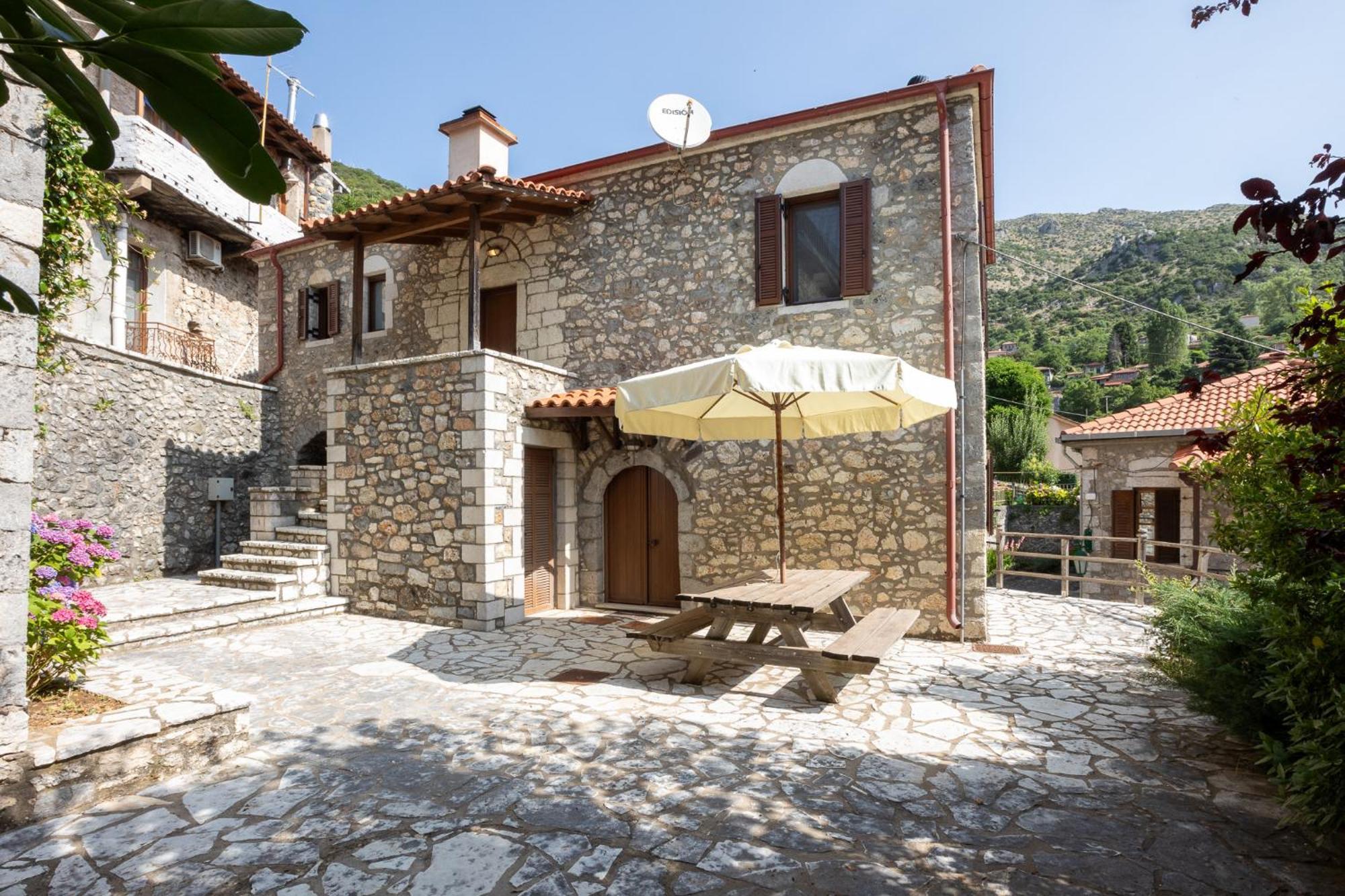 Rustic Home In Heart Of Stemnitsa Extérieur photo